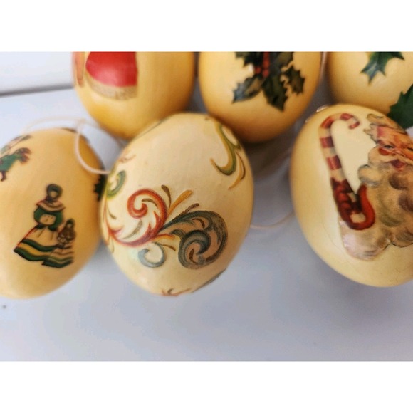 (6) Vtg Christmas Ornament Set REAL BLOWN EGG 1950s Decoupage Holiday Santa Snow - Picture 4 of 16